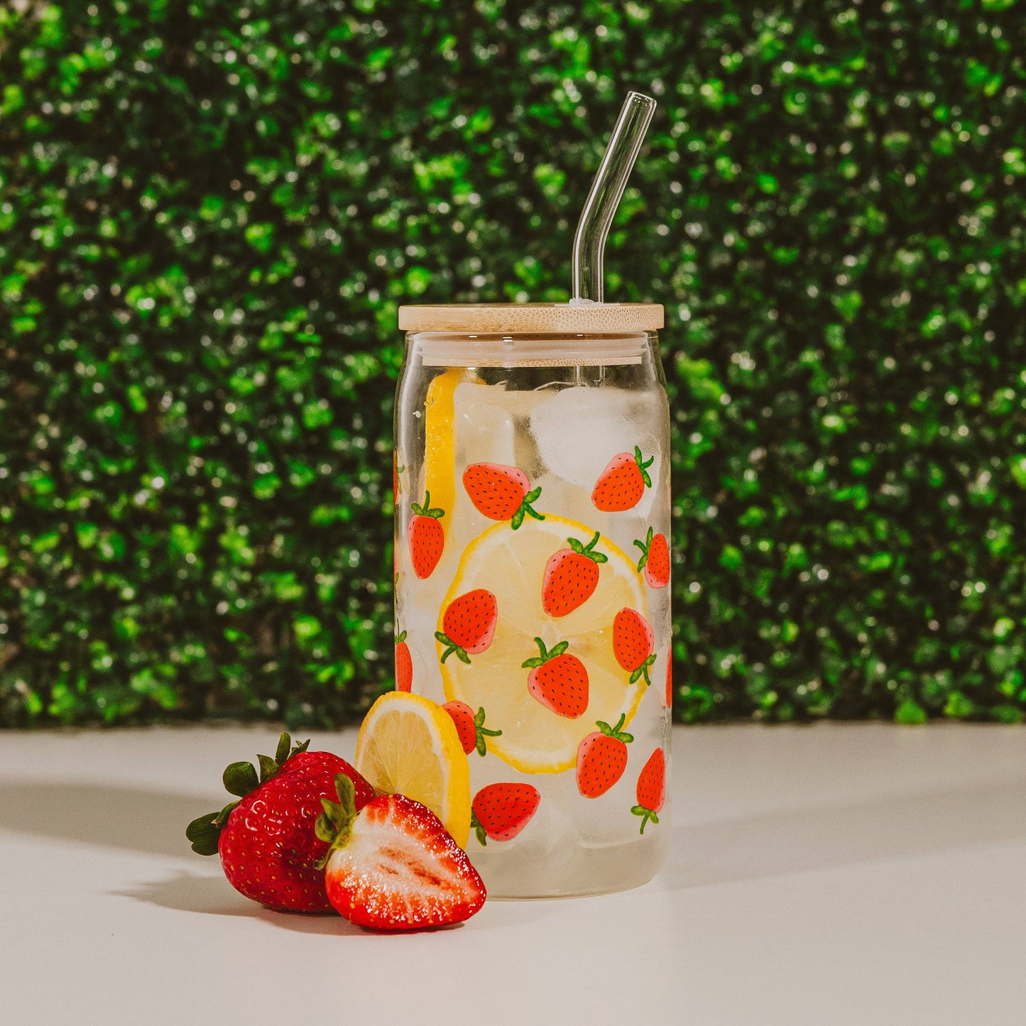 Strawberry 17 oz Can Glass w/ Straw