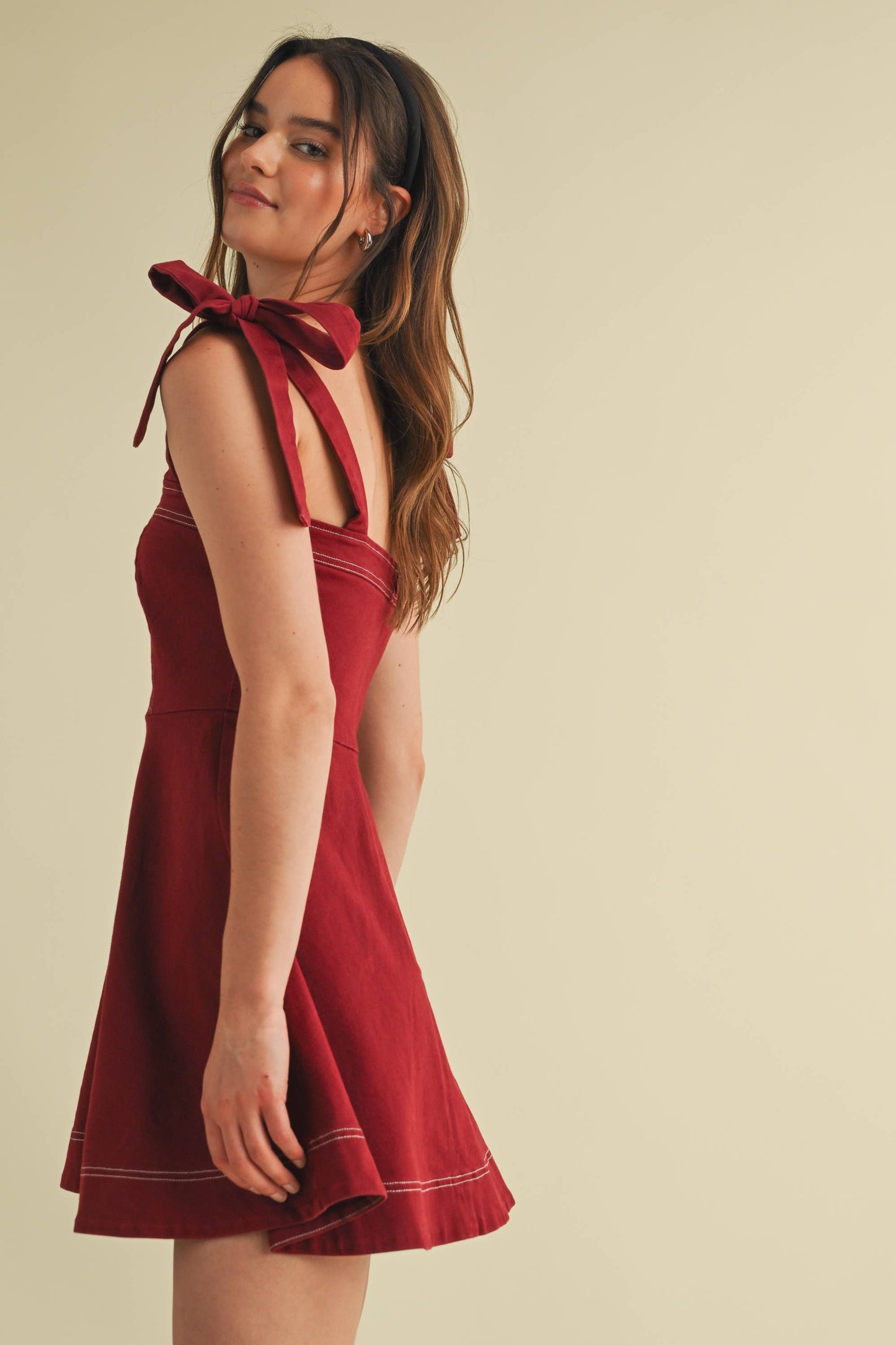 STRAP TIE FLOWY MINI DRESS