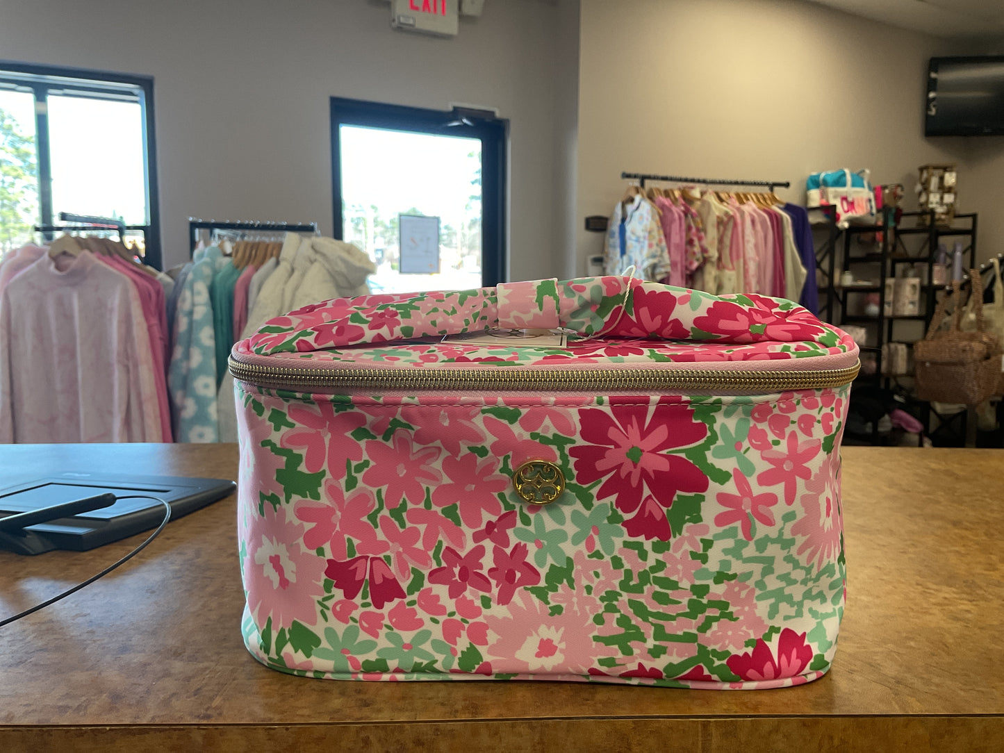 Petal Perfect Kiss & Makeup Bag