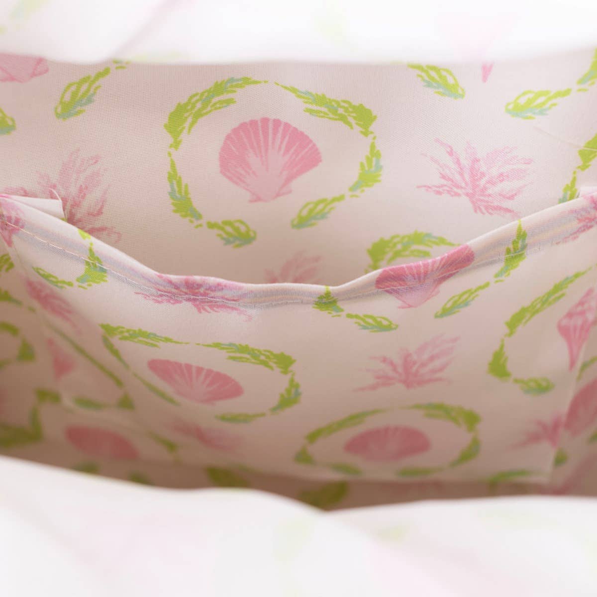 Seashell Shores Tote